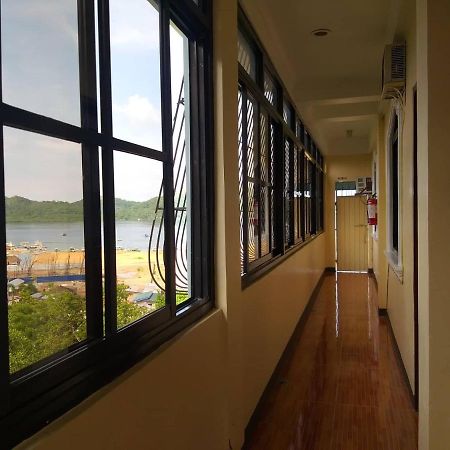 Divine Castle Travelers Inn Đảo Đảo Coron Ngoại thất bức ảnh
