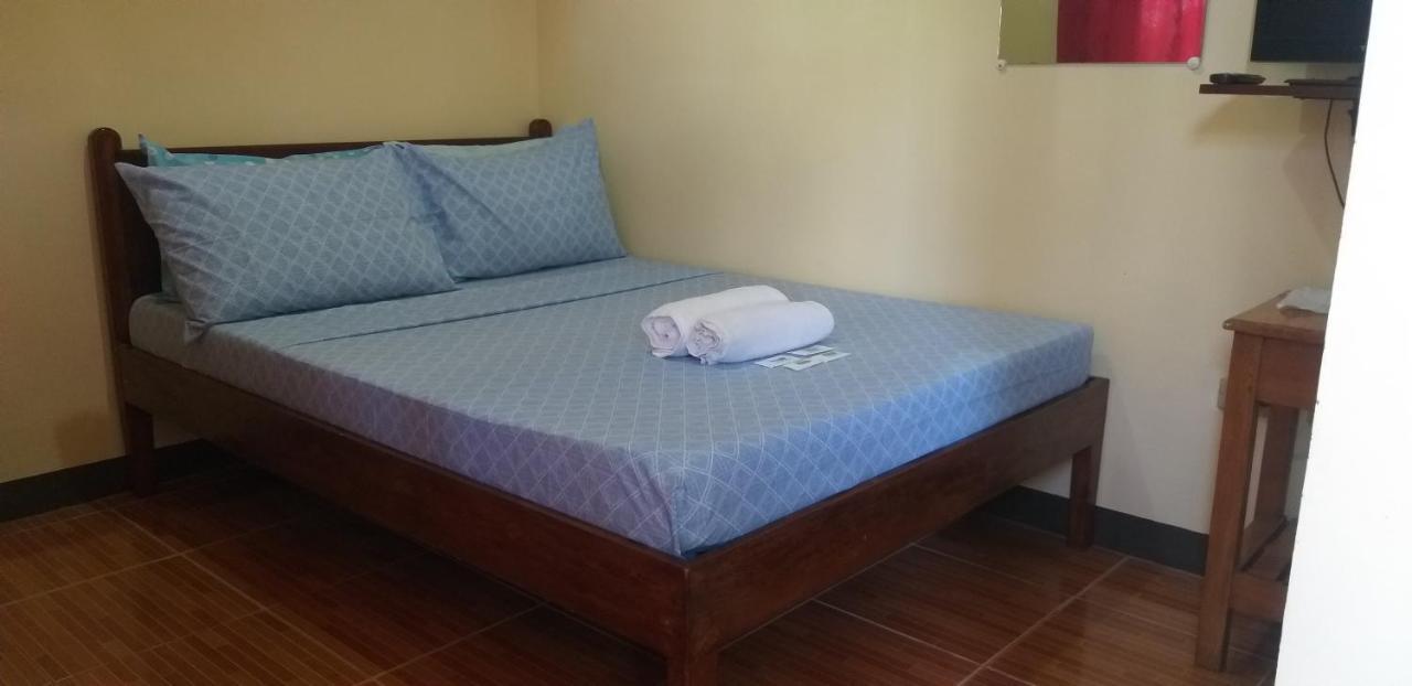 Divine Castle Travelers Inn Đảo Đảo Coron Ngoại thất bức ảnh