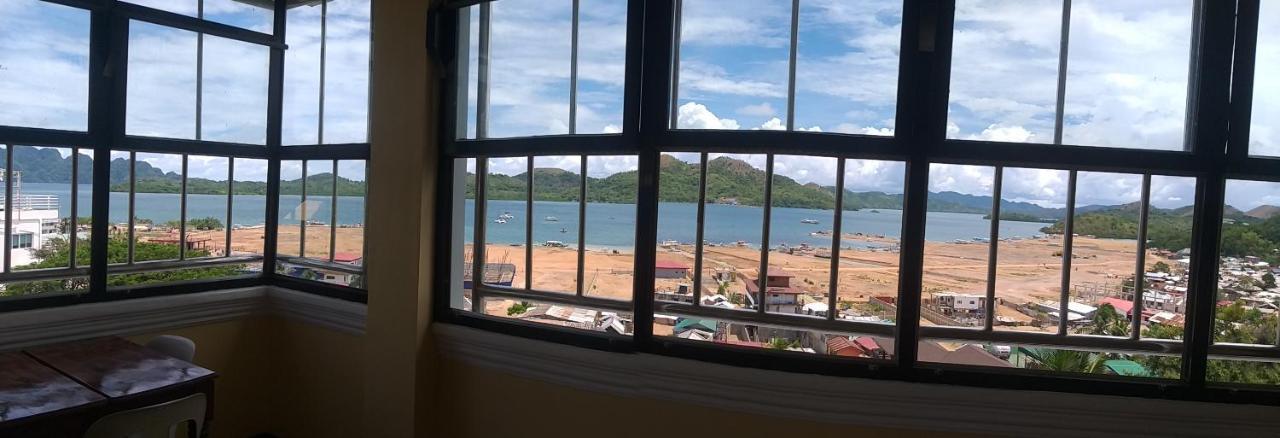 Divine Castle Travelers Inn Đảo Đảo Coron Ngoại thất bức ảnh