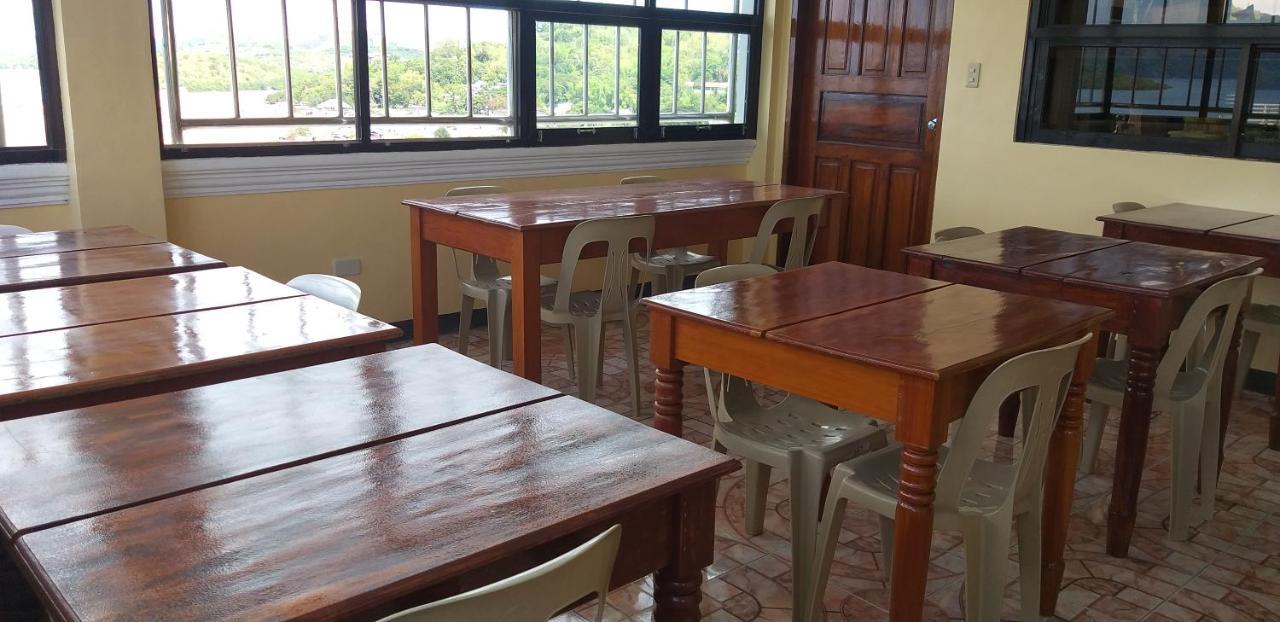 Divine Castle Travelers Inn Đảo Đảo Coron Ngoại thất bức ảnh