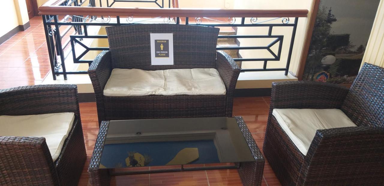 Divine Castle Travelers Inn Đảo Đảo Coron Ngoại thất bức ảnh