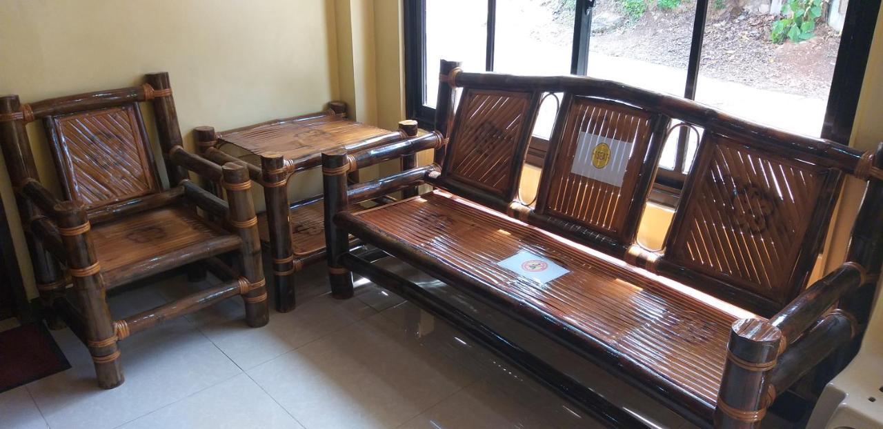Divine Castle Travelers Inn Đảo Đảo Coron Ngoại thất bức ảnh