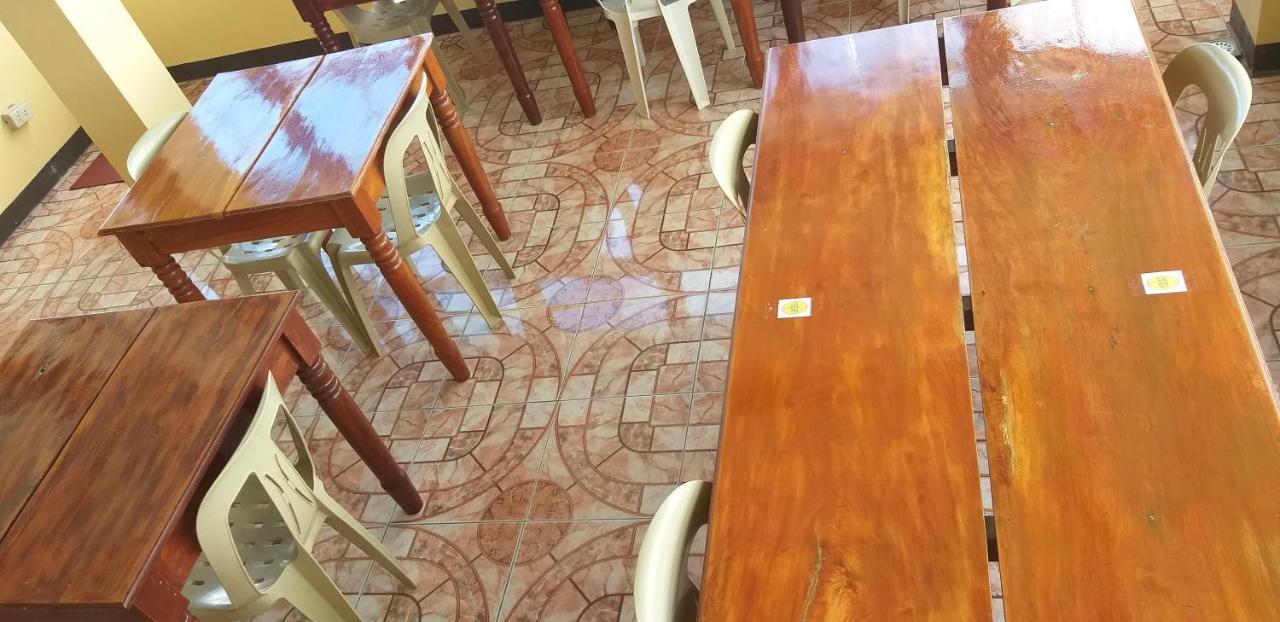 Divine Castle Travelers Inn Đảo Đảo Coron Ngoại thất bức ảnh