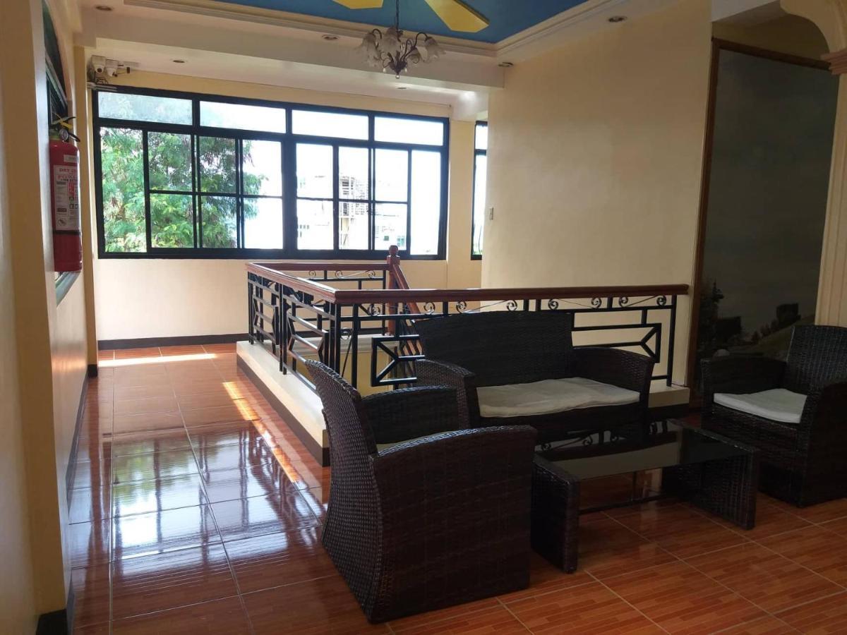 Divine Castle Travelers Inn Đảo Đảo Coron Ngoại thất bức ảnh