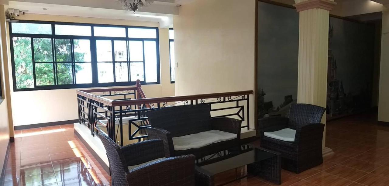 Divine Castle Travelers Inn Đảo Đảo Coron Ngoại thất bức ảnh