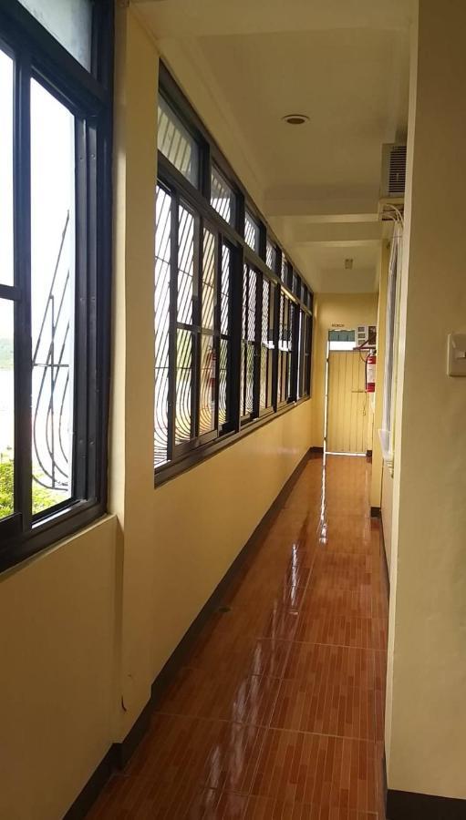 Divine Castle Travelers Inn Đảo Đảo Coron Ngoại thất bức ảnh