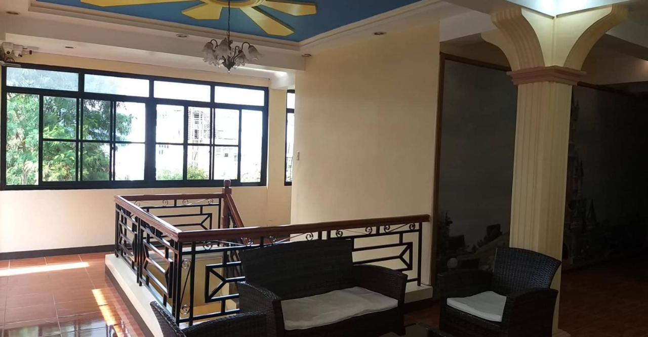 Divine Castle Travelers Inn Đảo Đảo Coron Ngoại thất bức ảnh