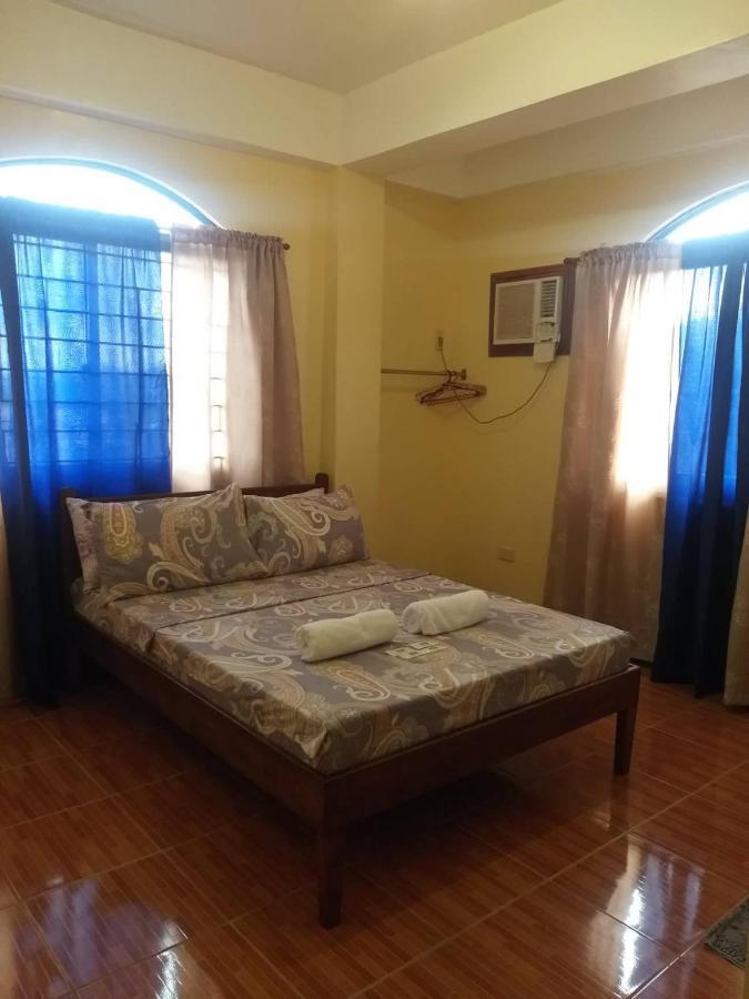 Divine Castle Travelers Inn Đảo Đảo Coron Ngoại thất bức ảnh