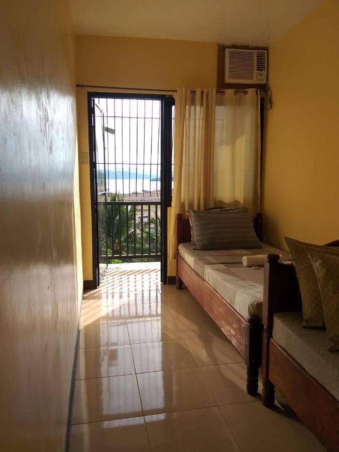 Divine Castle Travelers Inn Đảo Đảo Coron Ngoại thất bức ảnh