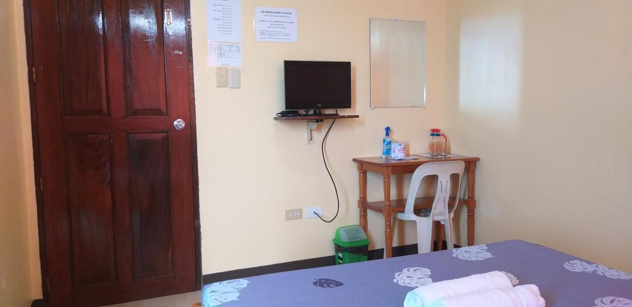 Divine Castle Travelers Inn Đảo Đảo Coron Ngoại thất bức ảnh