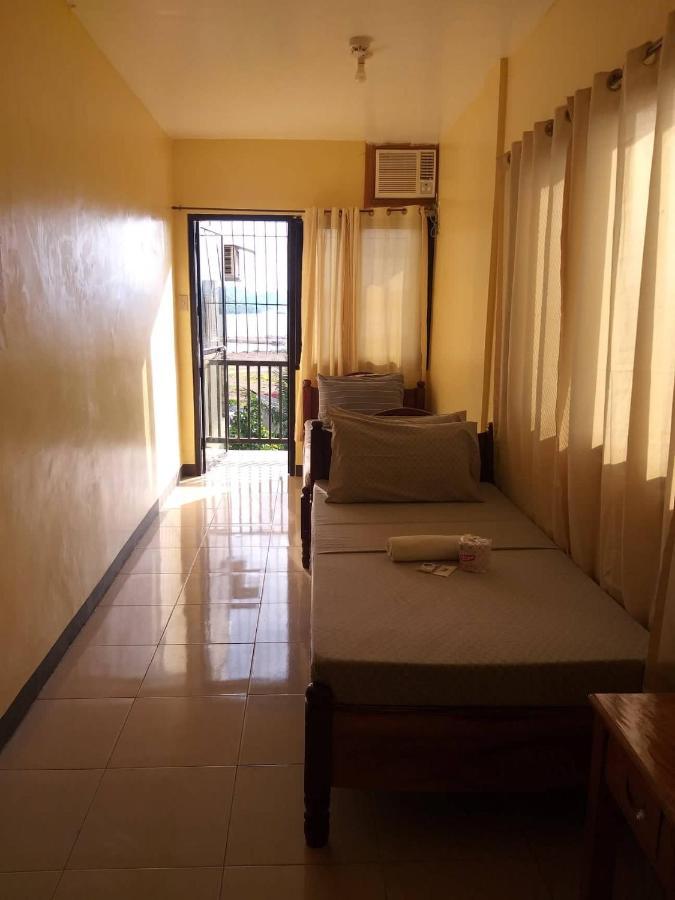 Divine Castle Travelers Inn Đảo Đảo Coron Ngoại thất bức ảnh