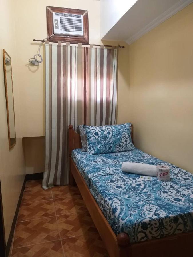 Divine Castle Travelers Inn Đảo Đảo Coron Ngoại thất bức ảnh