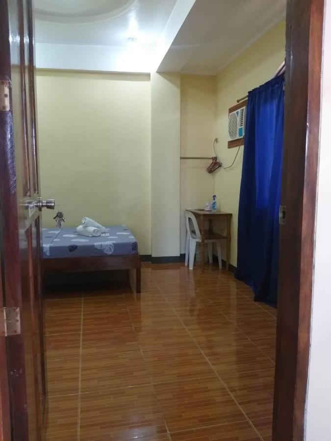 Divine Castle Travelers Inn Đảo Đảo Coron Ngoại thất bức ảnh