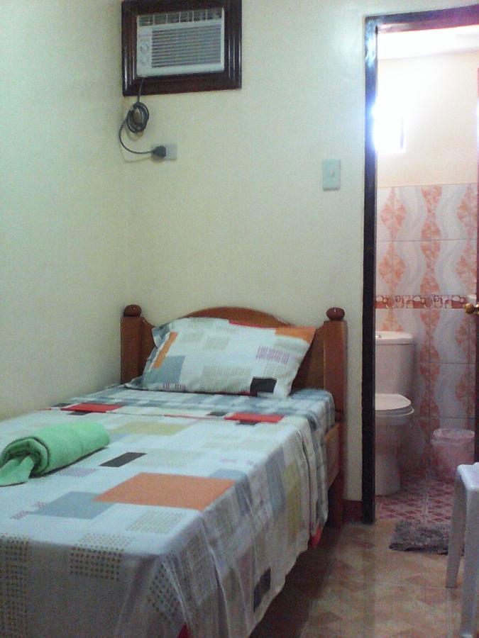 Divine Castle Travelers Inn Đảo Đảo Coron Ngoại thất bức ảnh