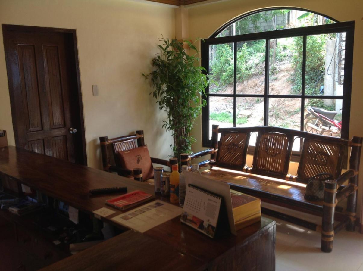 Divine Castle Travelers Inn Đảo Đảo Coron Ngoại thất bức ảnh
