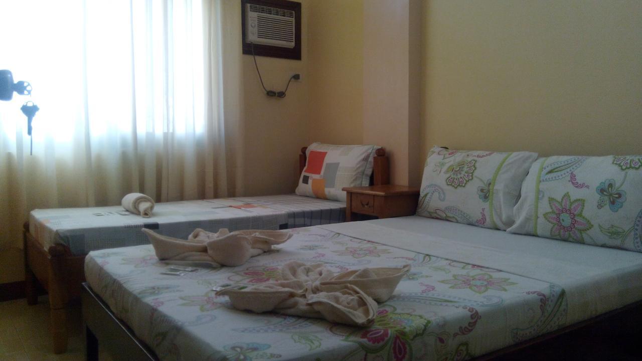 Divine Castle Travelers Inn Đảo Đảo Coron Ngoại thất bức ảnh