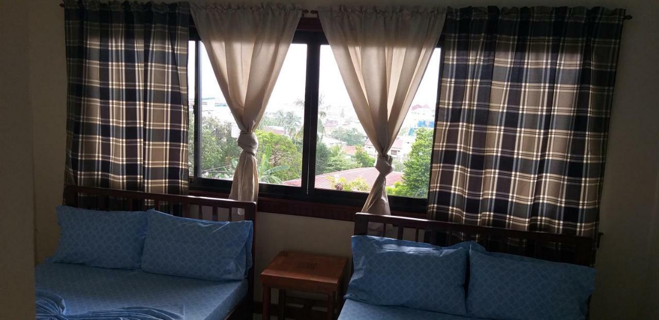 Divine Castle Travelers Inn Đảo Đảo Coron Ngoại thất bức ảnh